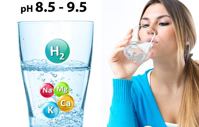 Nước ion kiềm chứa nhiều ion có lợi nhưng lại tạo ra hàm lượng Hydrogen thấp vì điện phân bằng phương pháp thông thường